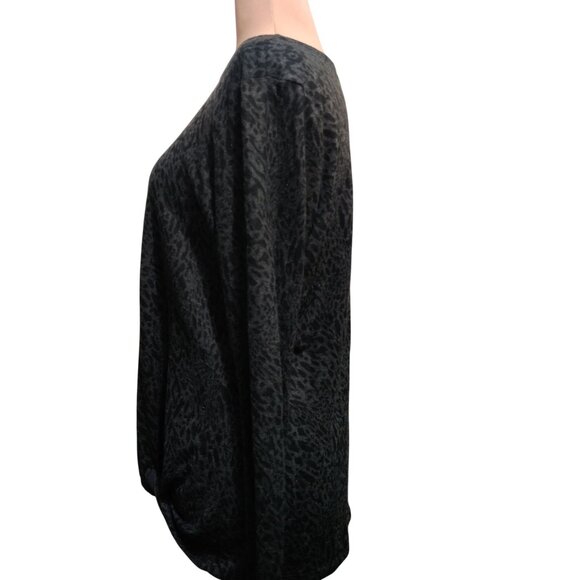 Max & Mia L Black Gray Leopard Print Long Sleeve Boat Neck Twist Hem Knit Top - Picture 4 of 8